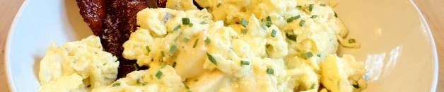 Scrambled Eggs with Chives and Brie scrambled_eggs_with_chives_and_brie_featured