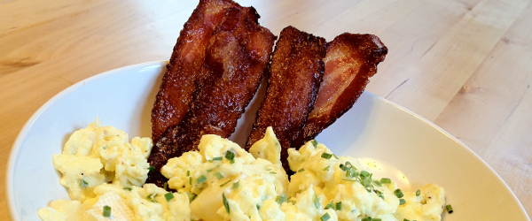 http://t1dandglutenfree.com/wp-content/uploads/2012/04/scrambled_eggs_with_chives_and_brie_header.png